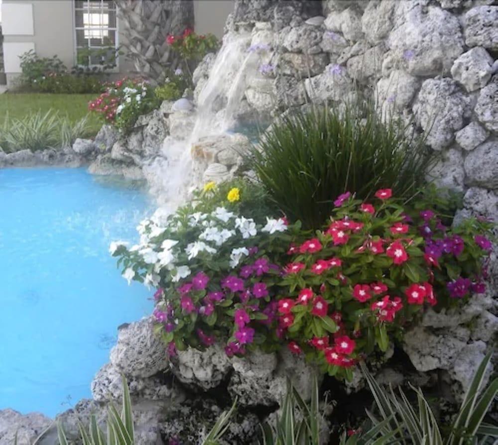 Travelodge By Wyndham Venice Venice Gardens Екстериор снимка
