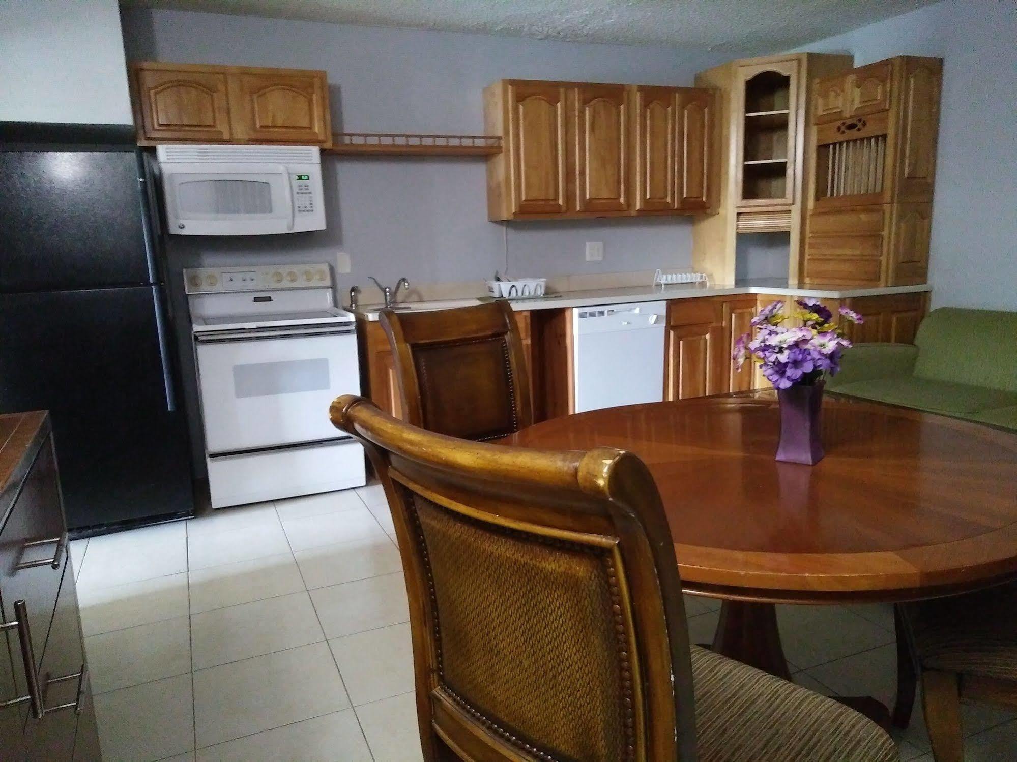 Travelodge By Wyndham Venice Venice Gardens Екстериор снимка