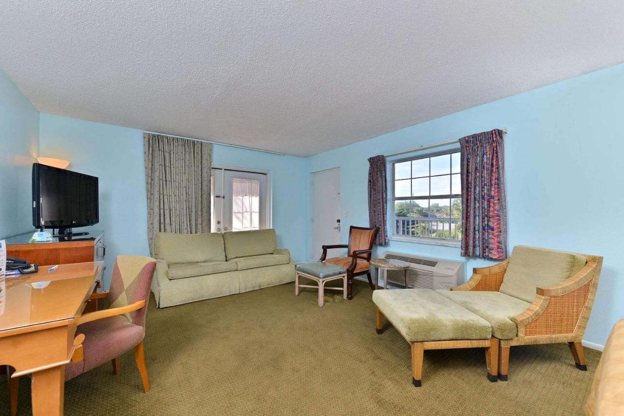 Travelodge By Wyndham Venice Venice Gardens Екстериор снимка
