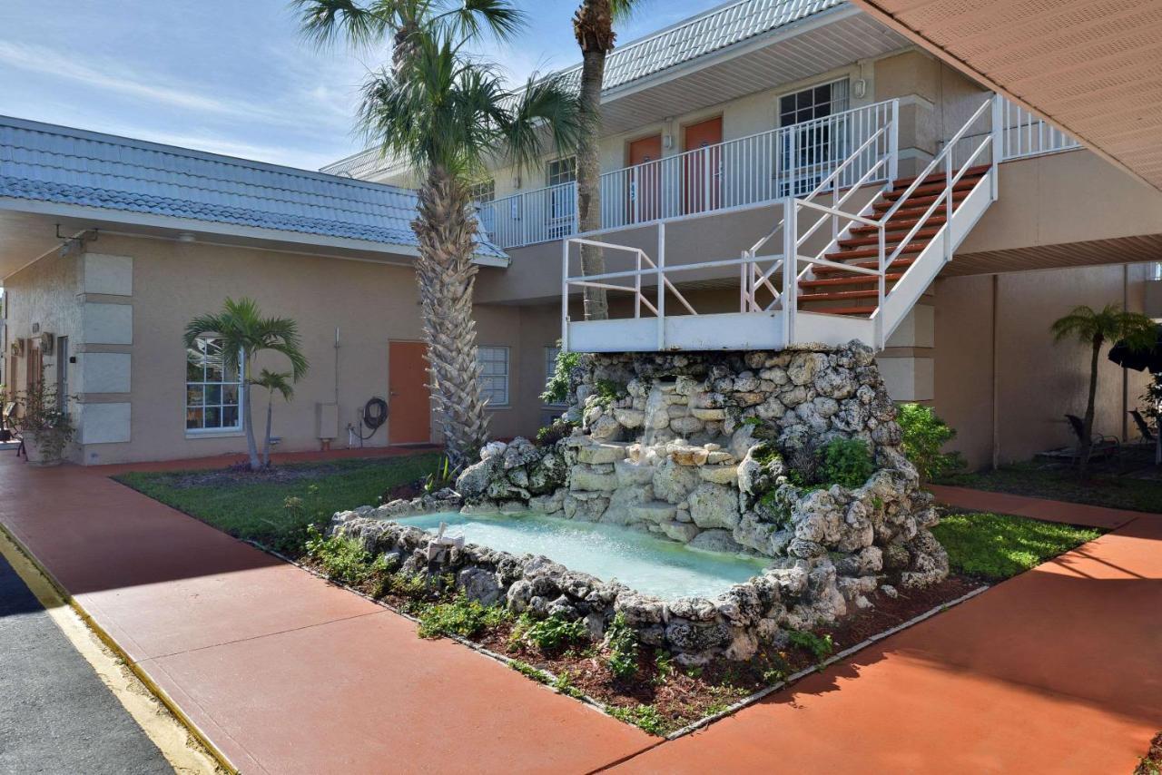 Travelodge By Wyndham Venice Venice Gardens Екстериор снимка