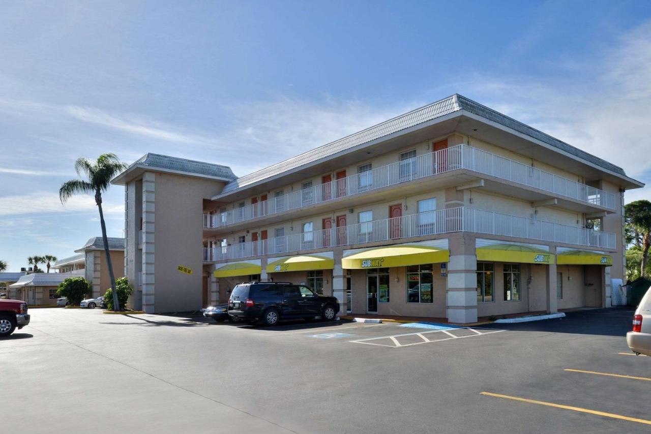 Travelodge By Wyndham Venice Venice Gardens Екстериор снимка
